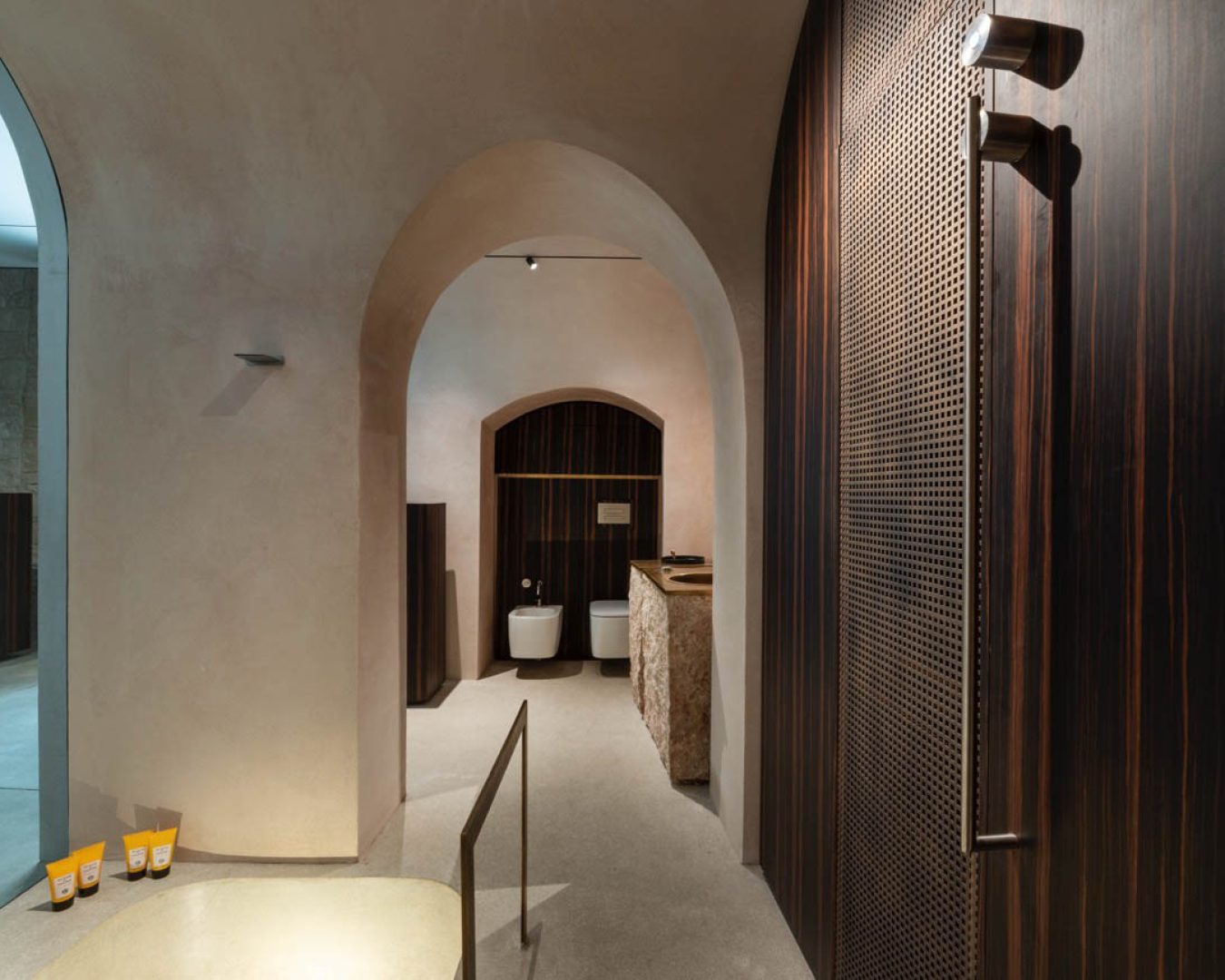 Italian-Interior-Design-PiertitoCardillo-House-Residential-showroom-89